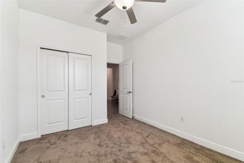 House in Land O' Lakes, Florida 3 bedrooms, 182.83 sq.m. № 1879404 - photo 12