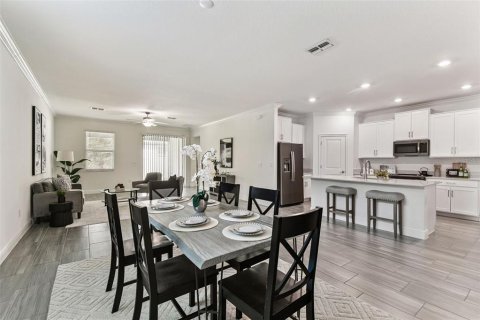 House in Land O' Lakes, Florida 3 bedrooms, 182.83 sq.m. № 1879404 - photo 4