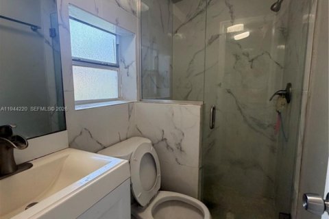 Снять в аренду квартиру в Холливуд, Флорида 1 спальня, 121.14м2, № 2000653 - фото 5