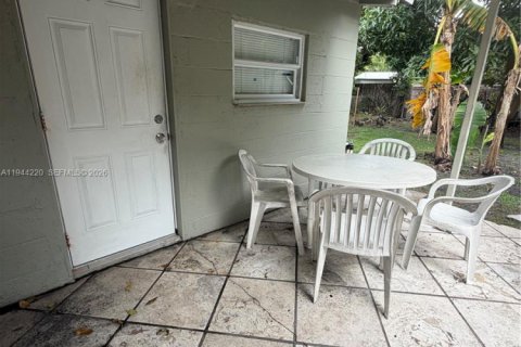 Квартира в Холливуд, Флорида 1 спальня, 121.14м2 № 2000653