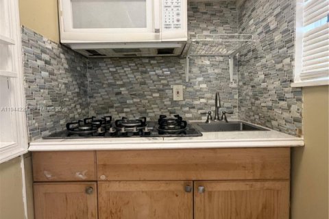 Снять в аренду квартиру в Холливуд, Флорида 1 спальня, 121.14м2, № 2000653 - фото 4