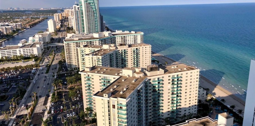 Condo à Hollywood, Floride, 1 chambre  № 1924752