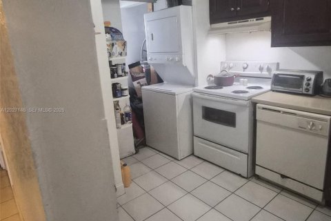 Copropriété à vendre à Tamarac, Floride: 1 chambre, 69.68 m2 № 2176319 - photo 6