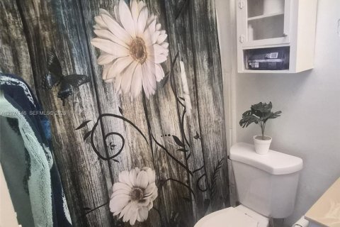 Copropriété à vendre à Tamarac, Floride: 1 chambre, 69.68 m2 № 2176319 - photo 10