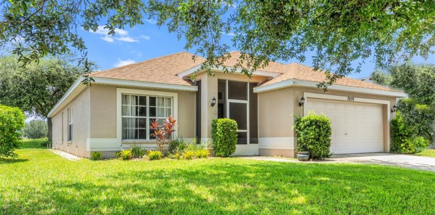 House in Brooksville, Florida 4 bedrooms, 172.8 sq.m. № 1799868