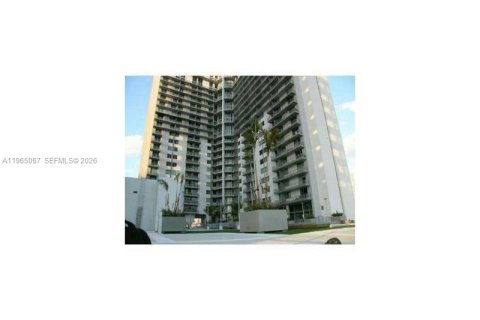 Снять в аренду кондоминиум в Майами, Флорида 1 спальня, 59.27м2, № 2026377 - фото 9