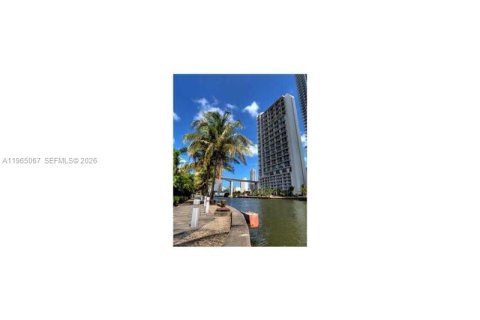 Снять в аренду кондоминиум в Майами, Флорида 1 спальня, 59.27м2, № 2026377 - фото 12