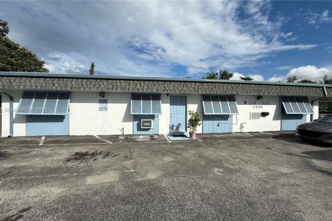 House in Fort Lauderdale, Florida 1 bedroom, 284.28 sq.m. № 1943957 - photo 7