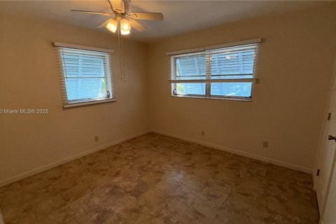 House in Fort Lauderdale, Florida 1 bedroom, 284.28 sq.m. № 1943957 - photo 5