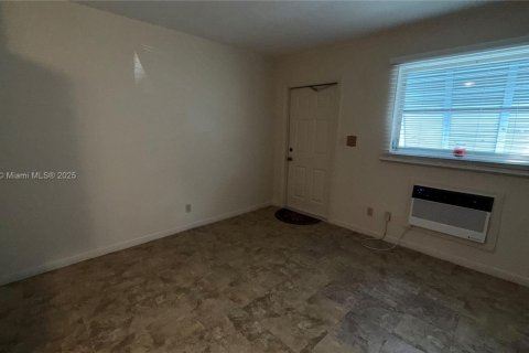 House in Fort Lauderdale, Florida 1 bedroom, 284.28 sq.m. № 1943957 - photo 4