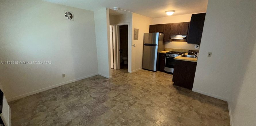 House in Fort Lauderdale, Florida 1 bedroom, 284.28 sq.m. № 1943957