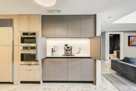 Condo in Miami, Florida, 3 bedrooms  № 1948117 - photo 6