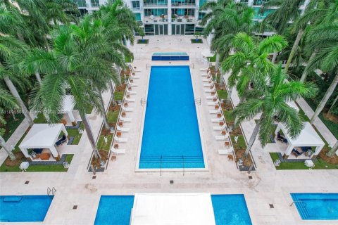 Condo in Miami, Florida, 3 bedrooms  № 1948117 - photo 29