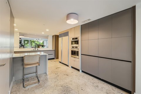 Condo in Miami, Florida, 3 bedrooms  № 1948117 - photo 5