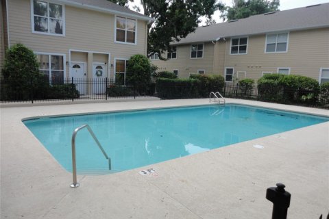 Townhouse in Gainesville, Florida 2 bedrooms, 103.49 sq.m. № 2207790 - photo 13