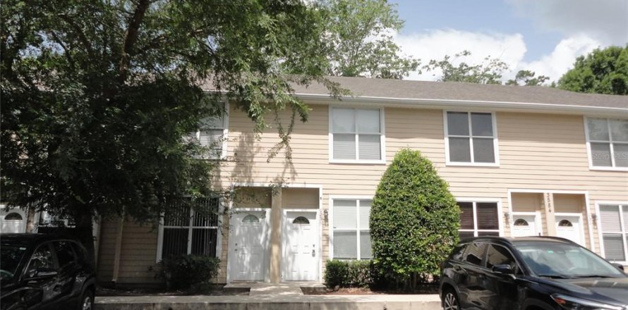 Townhouse in Gainesville, Florida 2 bedrooms, 103.49 sq.m. № 2207790