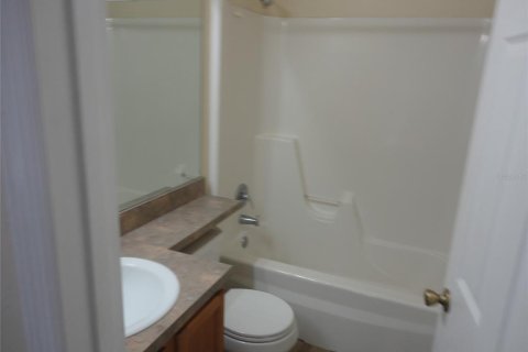 Townhouse in Gainesville, Florida 2 bedrooms, 103.49 sq.m. № 2207790 - photo 12