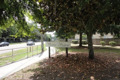 Townhouse in Gainesville, Florida 2 bedrooms, 103.49 sq.m. № 2207790 - photo 14