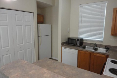 Townhouse in Gainesville, Florida 2 bedrooms, 103.49 sq.m. № 2207790 - photo 3
