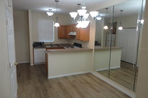 Townhouse in Gainesville, Florida 2 bedrooms, 103.49 sq.m. № 2207790 - photo 4