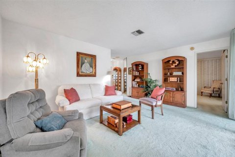 House in New Port Richey, Florida 2 bedrooms, 128.76 sq.m. № 1801969 - photo 14