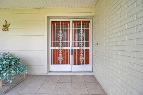 House in New Port Richey, Florida 2 bedrooms, 128.76 sq.m. № 1801969 - photo 10