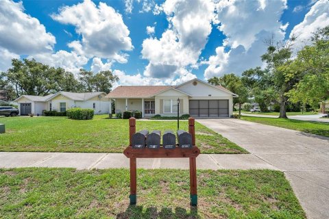 House in New Port Richey, Florida 2 bedrooms, 128.76 sq.m. № 1801969 - photo 3