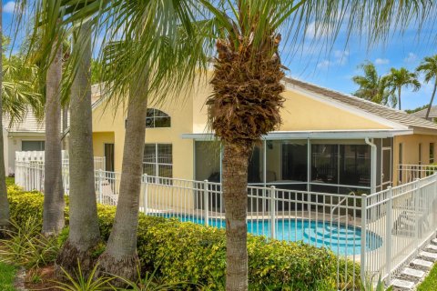 House in Coconut Creek, Florida 3 bedrooms, 149.48 sq.m. № 2269432