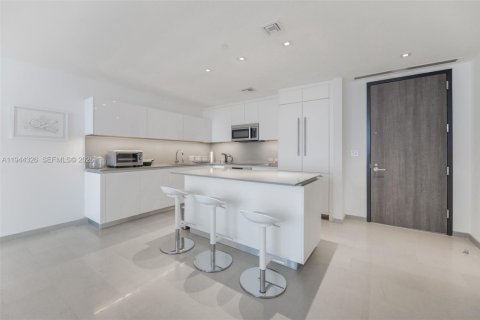 Copropriété à louer à Miami, Floride: 2 chambres, 112.23 m2 № 2000917 - photo 8