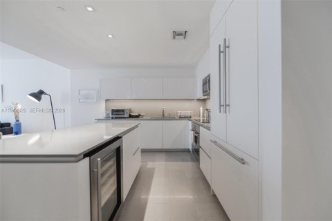 Copropriété à louer à Miami, Floride: 2 chambres, 112.23 m2 № 2000917 - photo 7