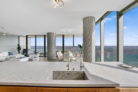 Copropriété à vendre à Hallandale Beach, Floride: 3 chambres, 235.14 m2 № 2038655 - photo 22