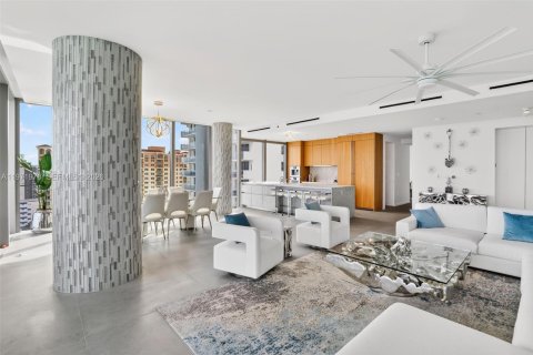 Copropriété à vendre à Hallandale Beach, Floride: 3 chambres, 235.14 m2 № 2038655 - photo 19