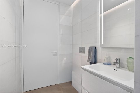 Copropriété à vendre à Hallandale Beach, Floride: 3 chambres, 235.14 m2 № 2038655 - photo 27