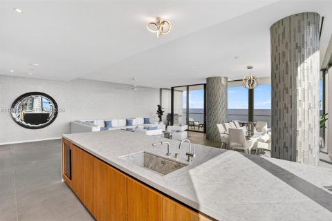 Copropriété à vendre à Hallandale Beach, Floride: 3 chambres, 235.14 m2 № 2038655 - photo 24