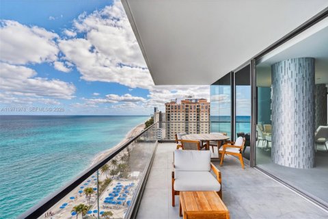 Copropriété à vendre à Hallandale Beach, Floride: 3 chambres, 235.14 m2 № 2038655 - photo 9