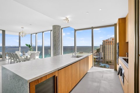 Copropriété à vendre à Hallandale Beach, Floride: 3 chambres, 235.14 m2 № 2038655 - photo 20