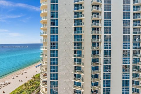 Condo in Sunny Isles Beach, Florida, 2 bedrooms  № 1890200 - photo 30