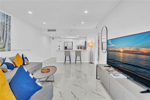 Condo in Sunny Isles Beach, Florida, 2 bedrooms  № 1890200 - photo 19