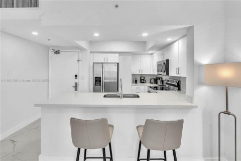 Condo in Sunny Isles Beach, Florida, 2 bedrooms  № 1890200 - photo 8