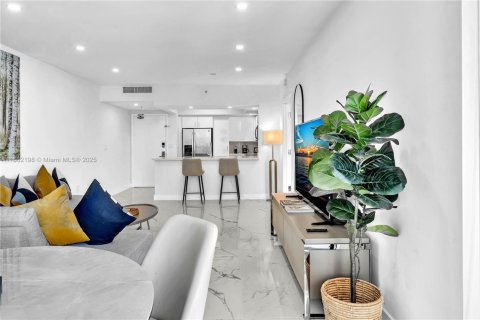 Condo in Sunny Isles Beach, Florida, 2 bedrooms  № 1890200 - photo 24