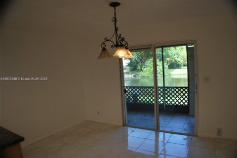 Townhouse in Plantation, Florida 2 bedrooms, 121.7 sq.m. № 1727776 - photo 13