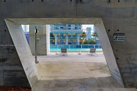 Condo in Miami, Florida, 1 bedroom  № 1930193 - photo 11