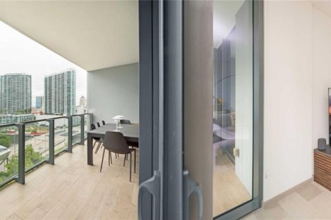 Condo in Miami, Florida, 1 bedroom  № 1930193 - photo 24