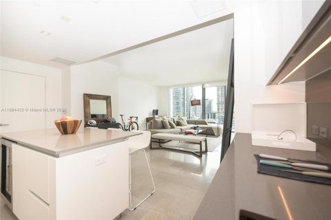 Condo in Miami, Florida, 1 bedroom  № 1930193 - photo 30