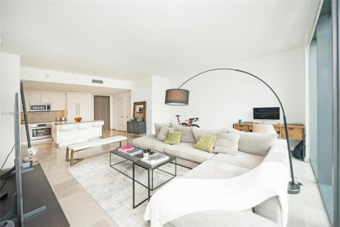 Condo in Miami, Florida, 1 bedroom  № 1930193 - photo 25