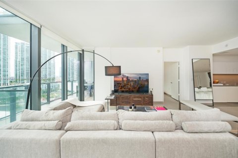 Condo in Miami, Florida, 1 bedroom  № 1930193 - photo 27
