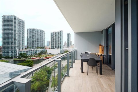 Condo in Miami, Florida, 1 bedroom  № 1930193 - photo 17