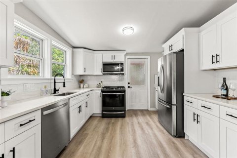 Casa en venta en Tampa, Florida, 3 dormitorios, 137.4 m2 № 2150941 - foto 13