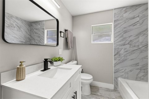 Casa en venta en Tampa, Florida, 3 dormitorios, 137.4 m2 № 2150941 - foto 18