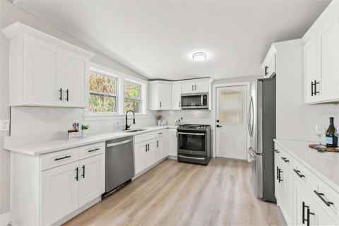 Casa en venta en Tampa, Florida, 3 dormitorios, 137.4 m2 № 2150941 - foto 12